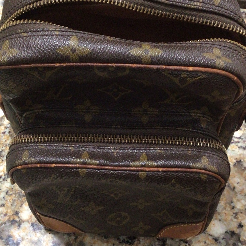 Louis Vuitton Vintage Amazon Monogram Crossbody Bag - Picture 8 of 15